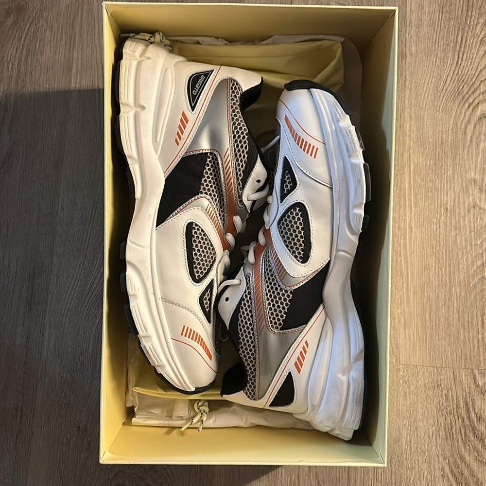 Axel Arigato marathon runner sneaker